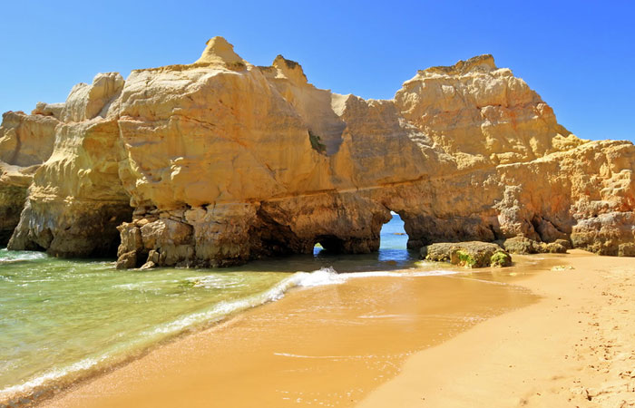 10 praias mais bonitas de Portugal: Um guia para os amantes do sol e do mar